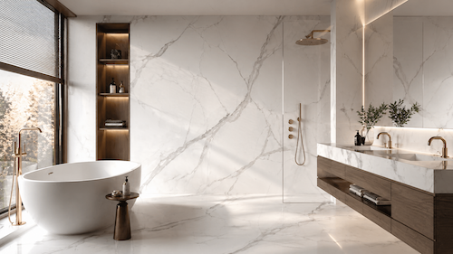 Laminam I Naturali Statuario Altissimo – jasna łazienka premium z wielkoformatowym spiekiem kwarcowym imitującym biały marmur na ścianie i podłodze